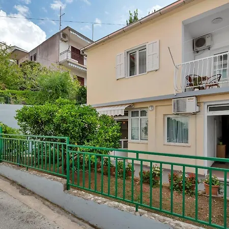 Ivan Apartment *