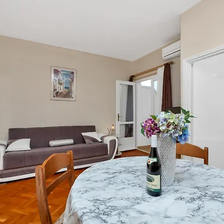 Ivan Apartamento Makarska